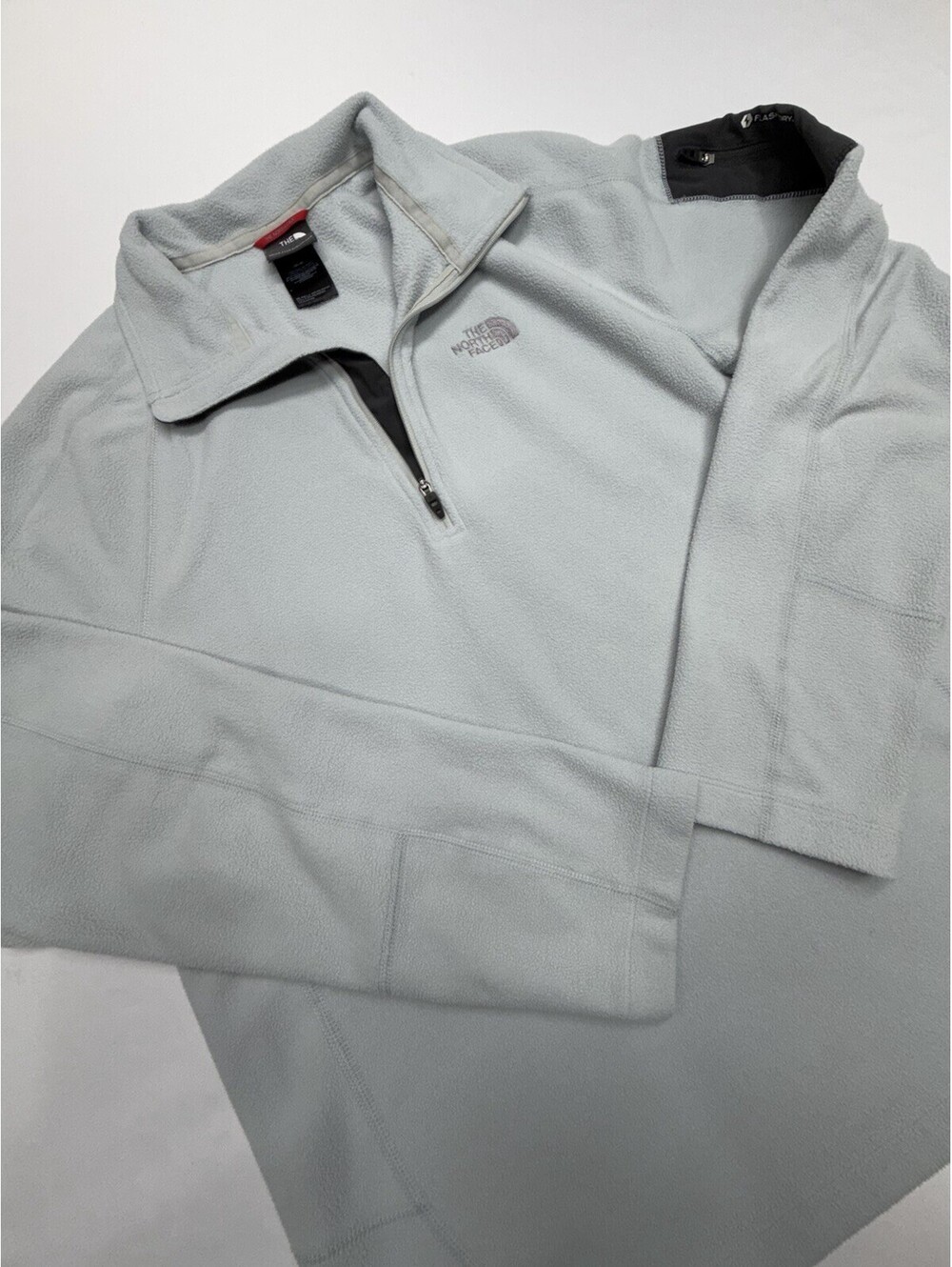 The North Face FlashDry 1/4 Zip Grey Pullover Jacket - Mens Medium